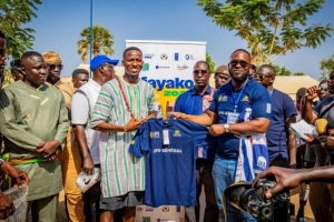 太阳报：热刺球星帕佩-萨尔花费数千英镑为家乡村庄支付电费